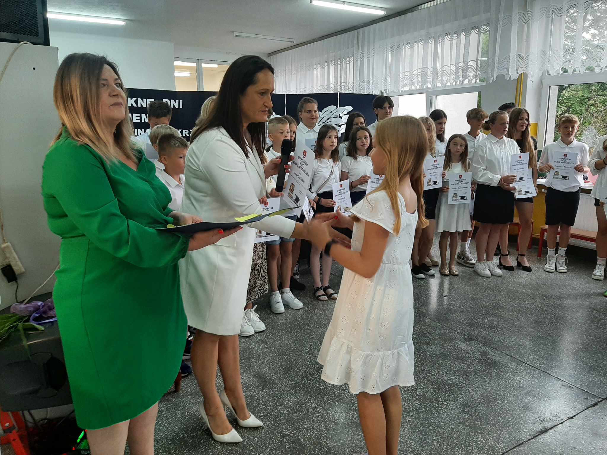 Zakończenia roku szkolnego 2022/2023 i wręczenie stypendiów Wójta
