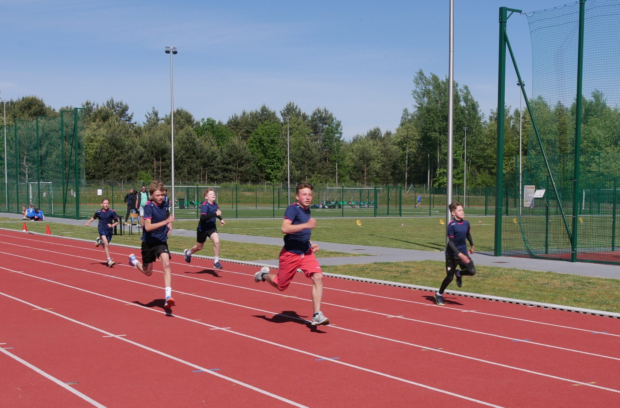 Zawody  lekkoatletyczne w Młodzieszynie