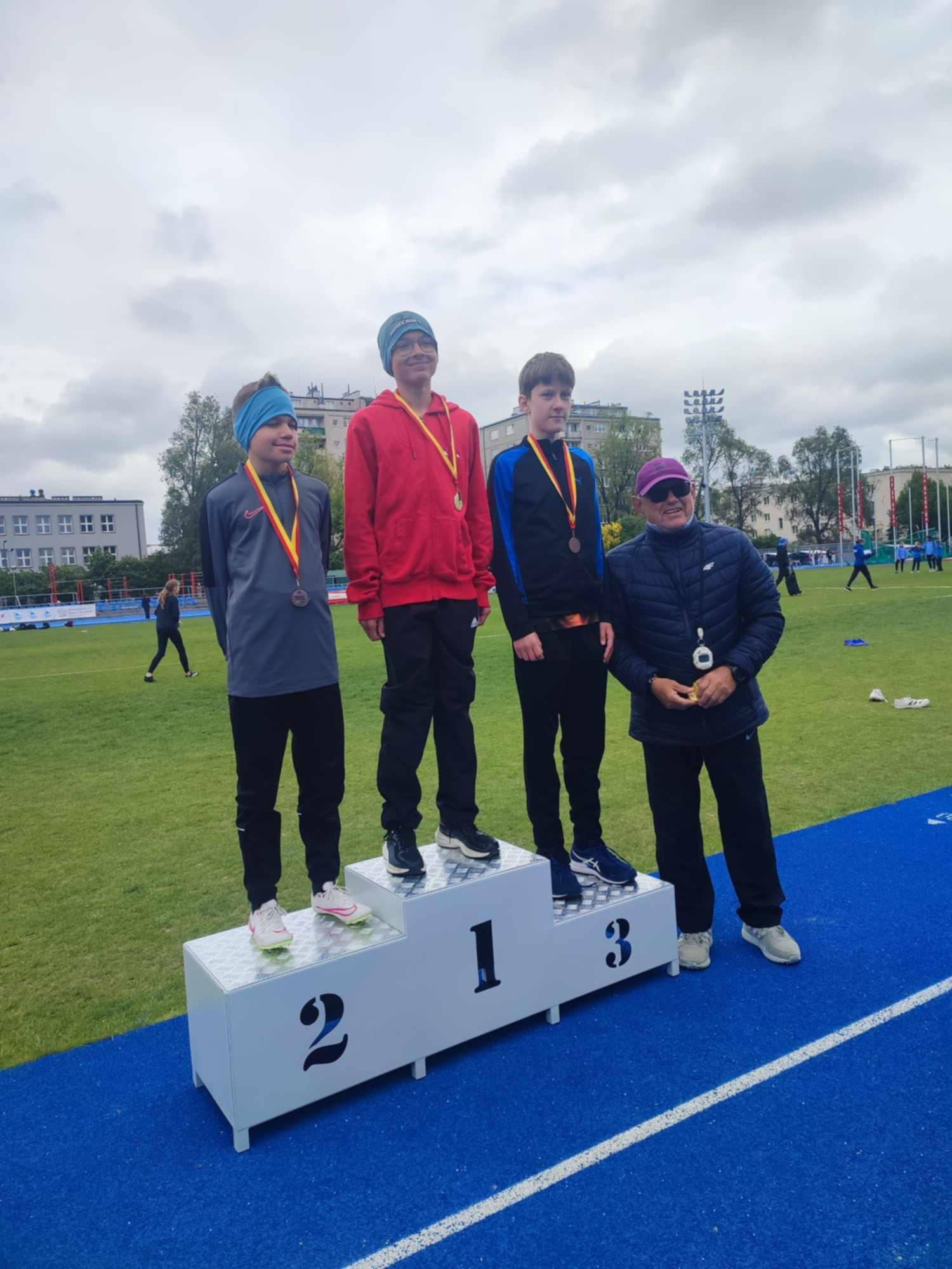Kolejne 1 miejsce na Mistrzostwach Warszawy Dzieci w Lekkoatletyce.